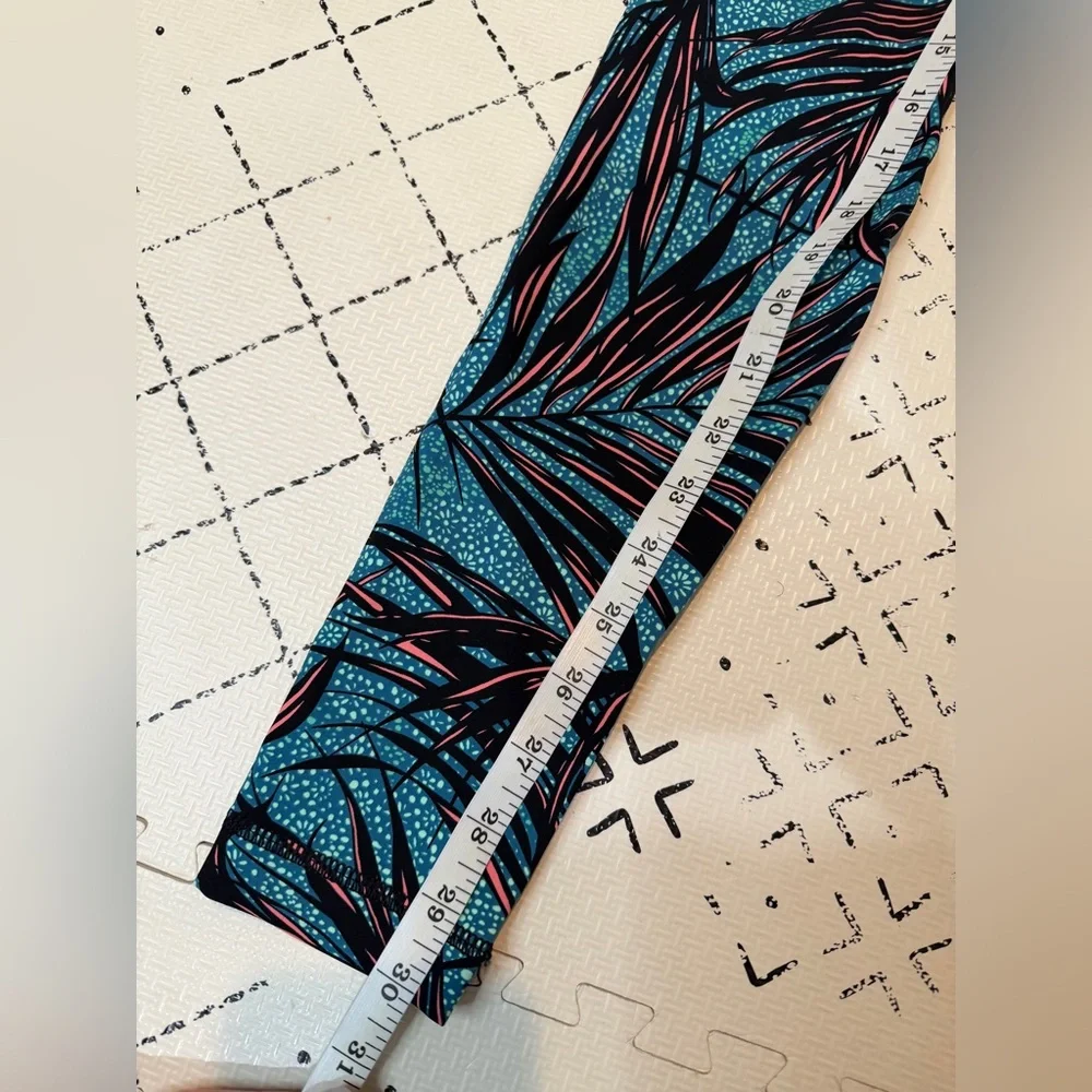 NWOT Lululemon Wunder‎ Under Pant (Hi-Rise) Palm Lace Tofino Teal Multi